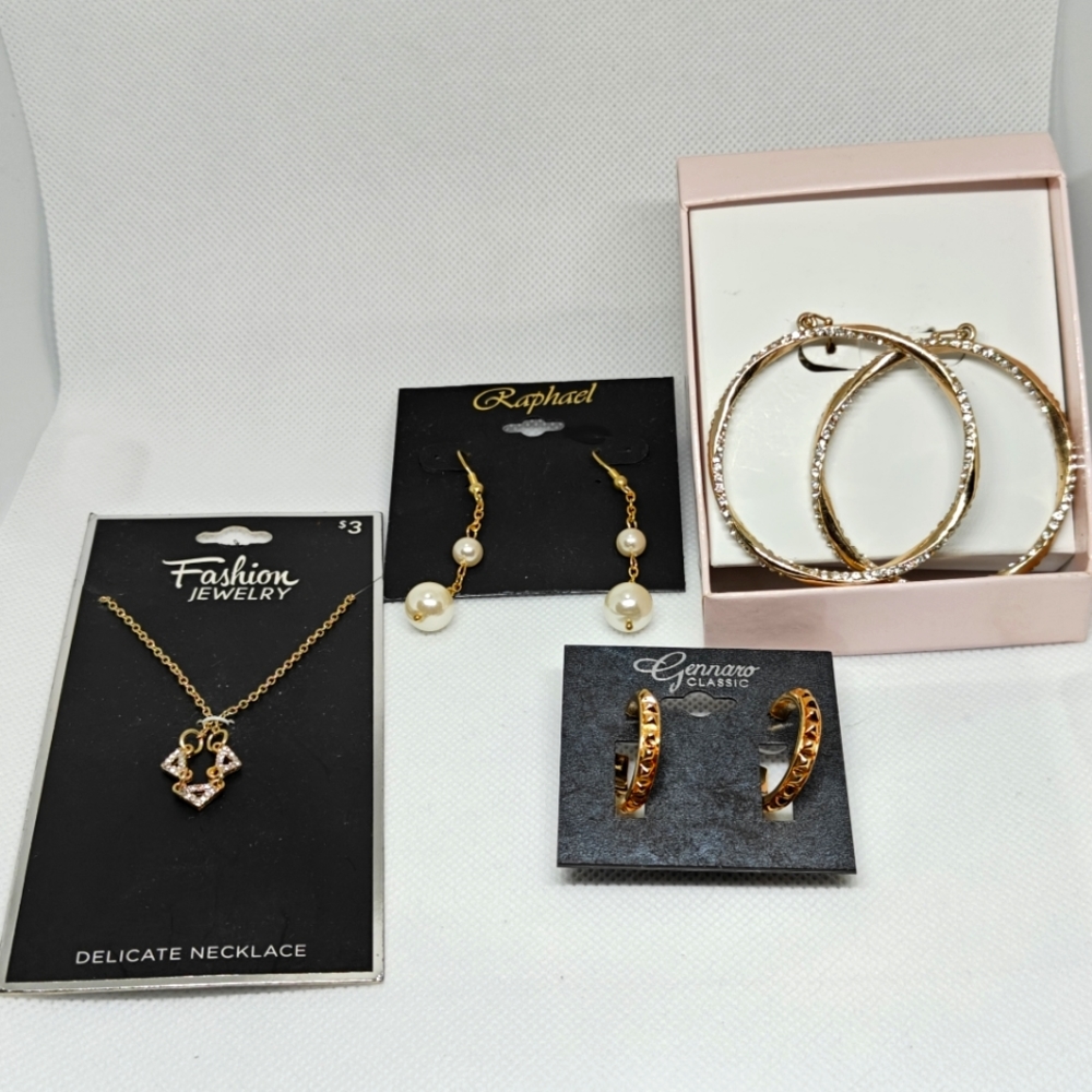 NWT Jewelry Lot ( 4 pcs)